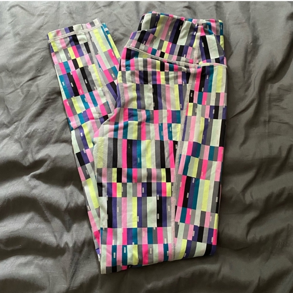 Victoria’s Secret Sport Knockout Coolant Geometric Pattern Leggings Small - Picture 8 of 8